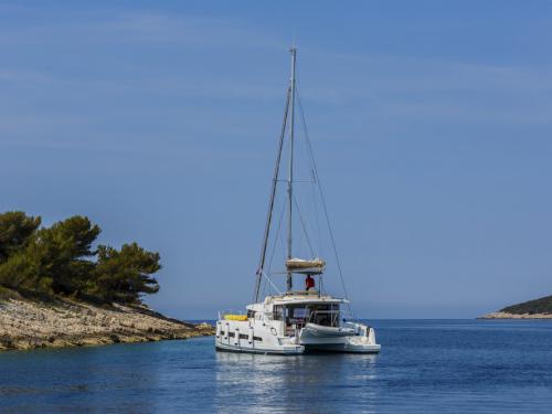 Catamaran Bali 4.3 for rent in Komolac