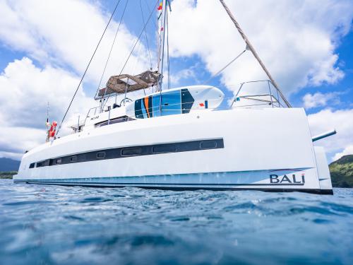 Catamaran Bali 4.3 for rent in Eden Island Resort