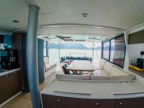 Catamaran Bali 4.3 for rent in Eden Island Resort