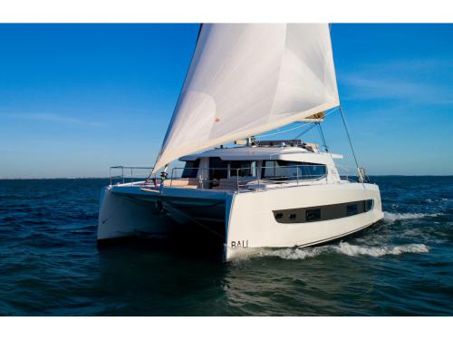 Catamaran Bali 4.4 for rent in Salerno