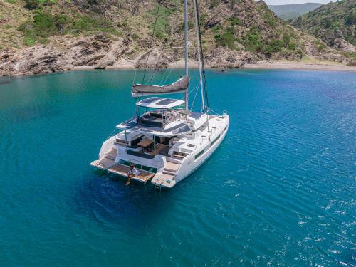 Kat Bali 4.4 chartern in Simpson Bay Marina