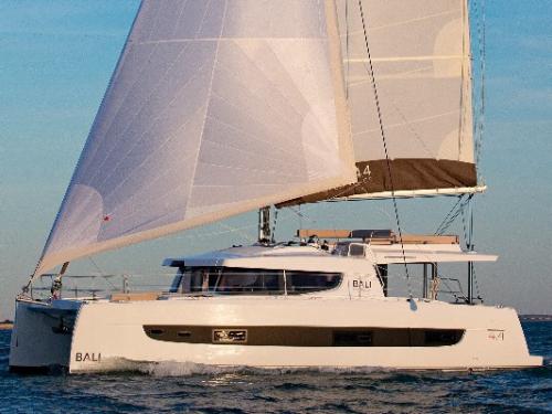 Kat Bali 4.4 chartern in Trogir