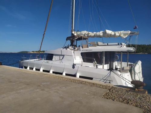 Katamaran Bali 4.4 Yachtcharter in Marina La Lonja