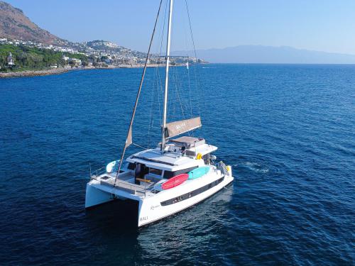Cat Bali 4.4 for rent in Albatros Marina