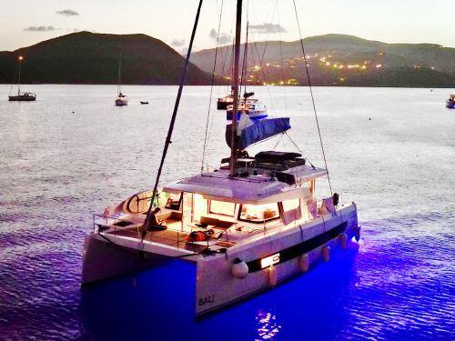 Catamaran Bali 4.4 for hire in Nanny Cay Town