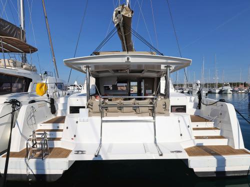 Katamaran Bali 4.4 chartern in Marina Kornati