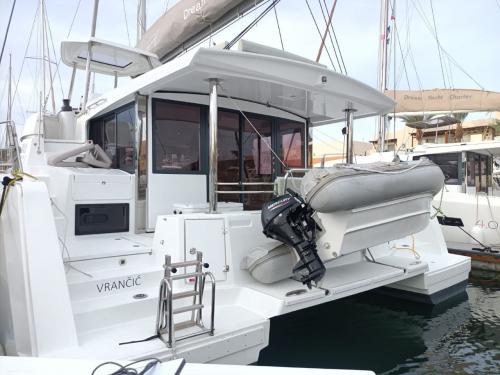 Cat Bali 4.4 for charter in La Paz