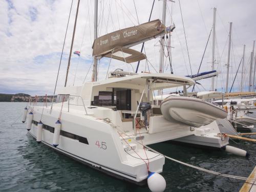 Katamaran Bali 4.5 chartern in Marina di Olbia