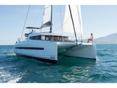 Cat Bali 4.5 for rent in Messina