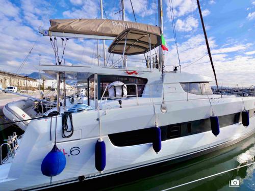 Catamaran Bali 4.6 for rent in Marina di Stabia