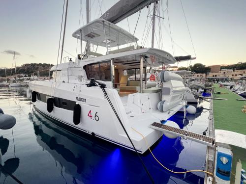 Catamaran Bali 4.6 available for charter in Marina Pirovac