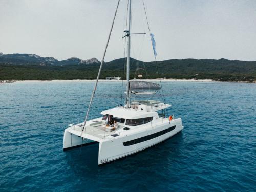 Kat Bali 4.6 chartern in Portisco