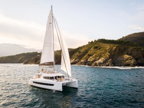 Katamaran Bali 4.6 Yachtcharter in Marina Pirovac