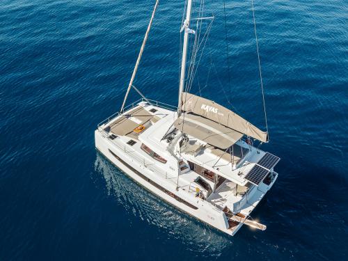 Catamaran Bali 4.6 for rent in Tourlos Marina