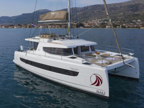 Kat Bali 4.6 chartern in Kastel Gomilica