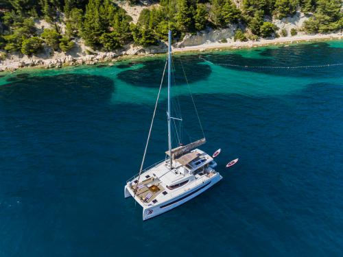 Kat Bali 4.6 chartern in ACI Marina Dubrovnik