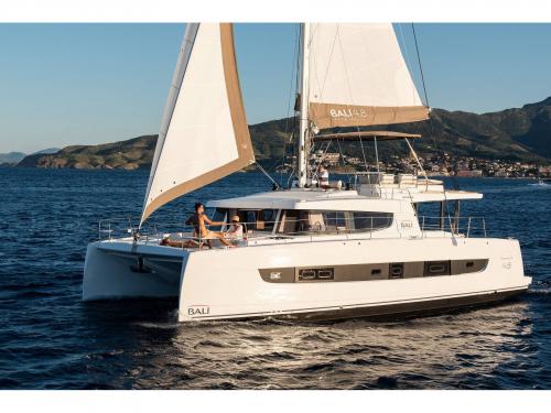 Catamaran Bali 4.8 for charter in Palermo