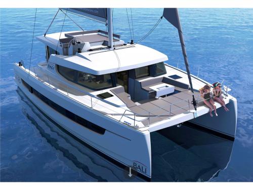 Cat Bali 4.8 for hire in Messina