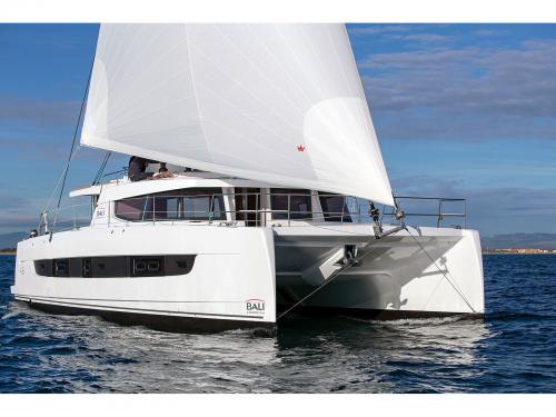 Cat Bali 4.8 for hire in Kastel Gomilica