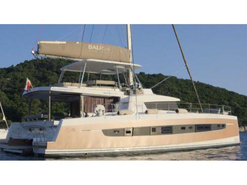 Catamaran Bali 5.4 for hire in Olbia