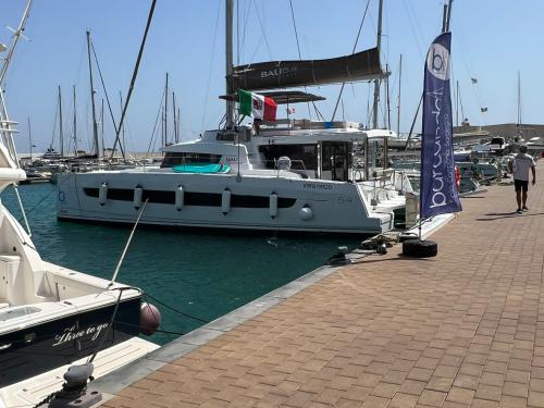 Katamaran Bali 5.4 chartern in Golfo Aranci Katamaran Bali 5.4 chartern in Golfo Aranci