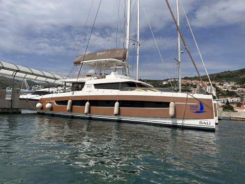 Catamaran Bali 5.4 for charter in Dubrovnik
