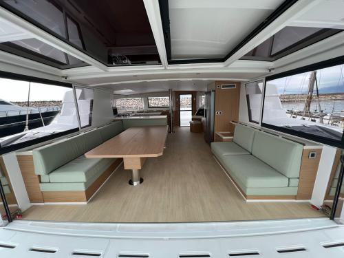 Catamaran Bali 5.4 for hire in Portisco