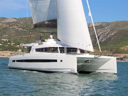 Cat Bali 5.4 for rent in Pozzuoli