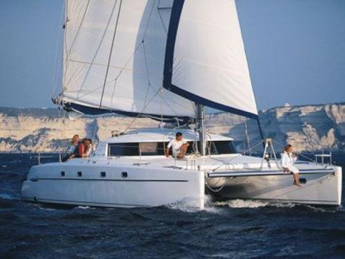 Kat Belize 43 Yachtcharter in Marina Le Marin