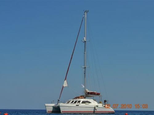 Catamaran Broadblue 385 for rent in Mandraki marina