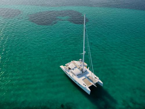 Katamaran Catana 72 Yachtcharter in Kyllini