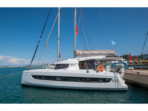 Catamaran Catsmart for rent in Lefkas