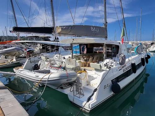 Cat Catsmart for rent in Procida Marina Cat Catsmart for rent in Procida Marina
