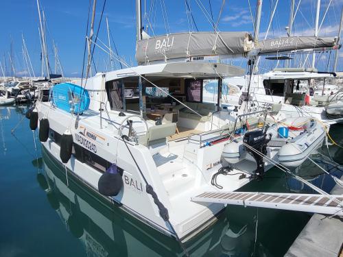 Catamaran Catsmart for rent in Golfo Aranci Catamaran Catsmart for rent in Golfo Aranci