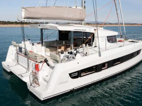 Cat Catsmart for charter in Ajaccio