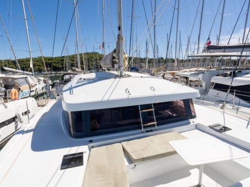 Cat Catsmart for hire in Port Pin Rolland