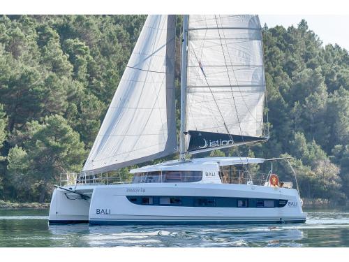 Catamaran Catsmart for hire in Skradin