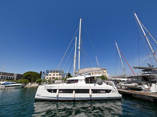 Kat Catsmart Yachtcharter in Tivat