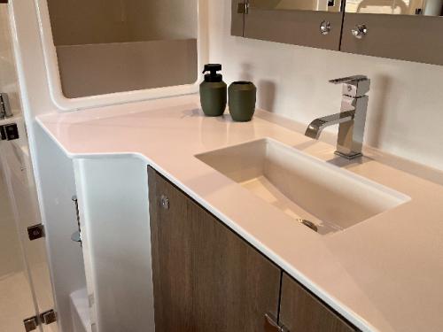 Kat Catspace chartern in Ajaccio