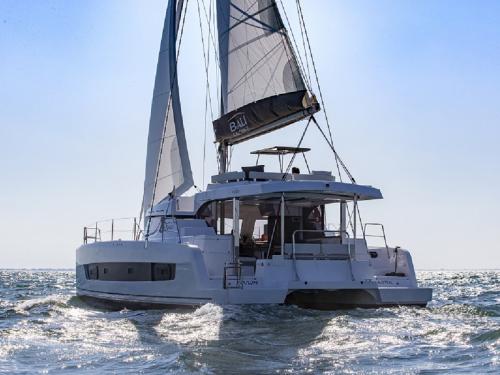 Catamaran Catspace available for charter in Maya Cove