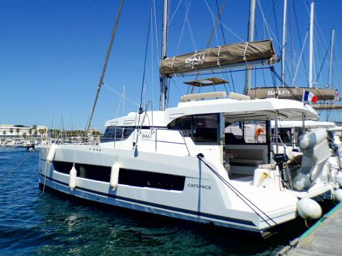 Catamaran Catspace for charter in Bandol