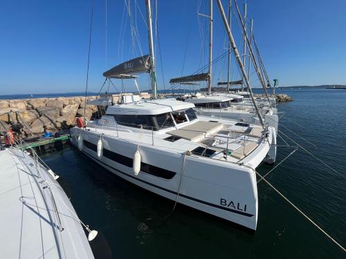 Catamaran Catspace available for charter in Hyeres