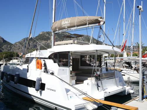 Cat Catspace available for charter in Goecek