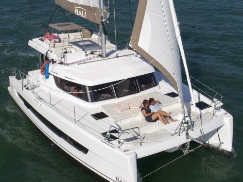 Catamaran Catspace available for charter in Maya Cove