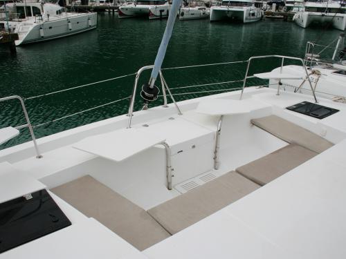 Katamaran Catspace chartern in Komolac