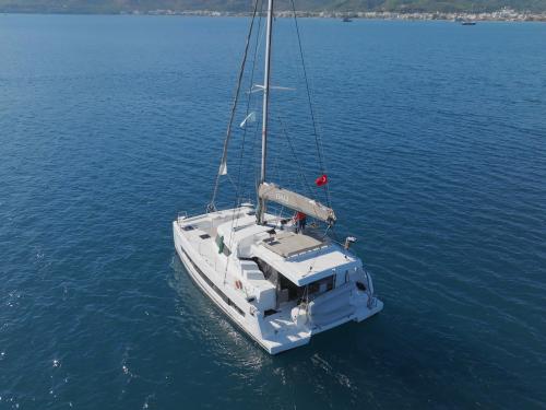 Catamaran Catspace available for charter in Albatros Marina