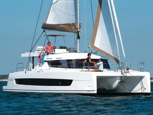 Katamaran Catspace chartern in Portorosa