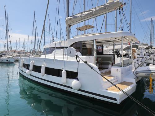 Cat Catspace available for charter in Seget