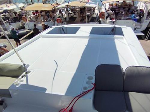 Kat Catspace chartern in Marina Alimos Kalamaki