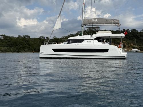 Catamaran Catspace available for charter in Goecek